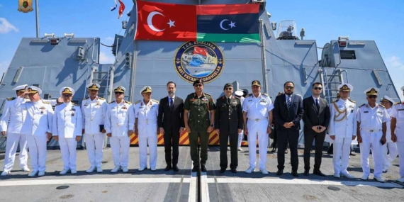 Türk savaş gemisi Trablus’ta: Libya ile savunma iş birliği görüşüldü