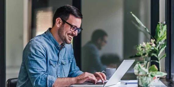 Günde 8 saat oturmak ömrü 2 yıl kısaltıyor