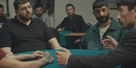 Kıyma 1. Sezon 3. bölüm | Kıyma 1. Sezon 3. bölüm Sansürsüz İzle