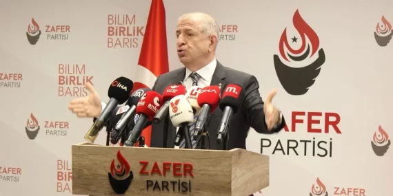 Ümit Özdağ’dan Saray’a ‘çöp’ tepkisi: Farkında mısınız?