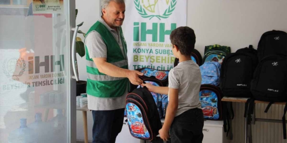 İHH’nın “Bir Kırtasiye Bin Mutluluk” projesi sürüyor