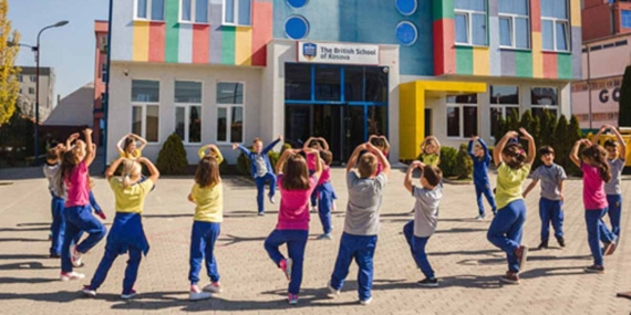 Kosova’da okullarda başörtüsü yasağı getirildi