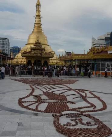 myanmarda-festivale-bombali-saldiri-32-olu-50den-fazla-yarali