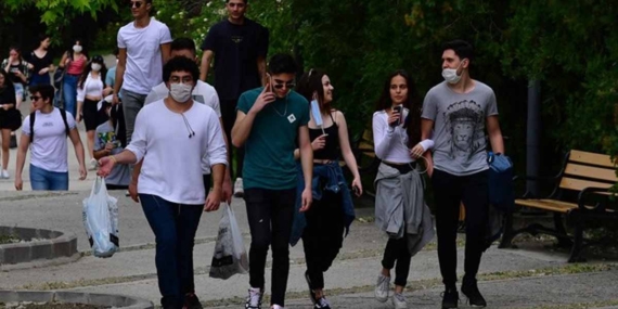 Le Monde: Türkiye genç kuşağını kaybetme tehlikesiyle karşı karşıya