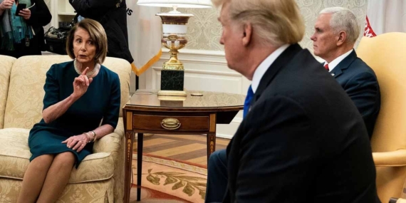 Trump’tan Pelosi’ye: “Yaşlı, tükenmiş ve Amerika için bir felaket”