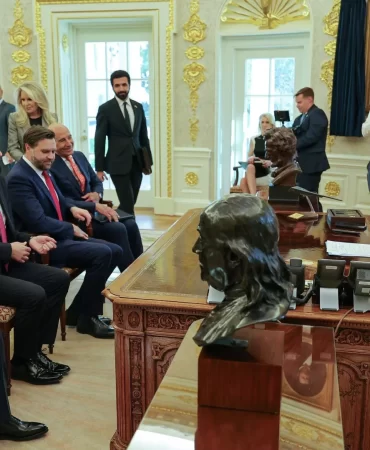 ahmed-saradan-abdye-tarihi-ziyaret-trumpla-gorustu