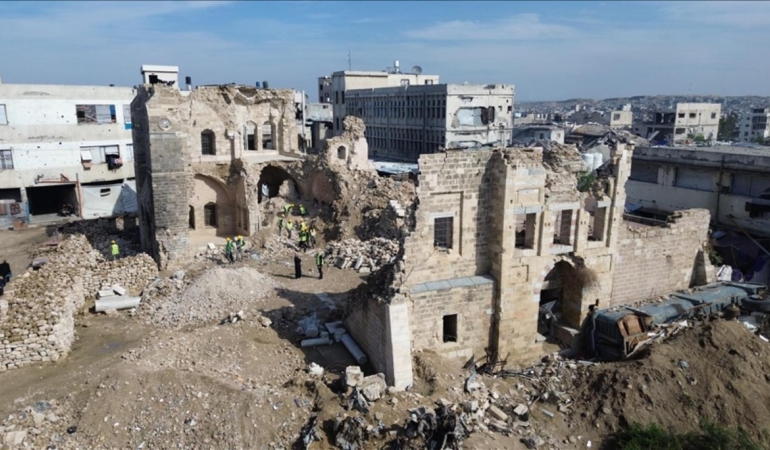 israil-gazzenin-8-asirlik-simgesi-pasa-sarayini-yikti
