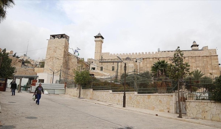 israil-sare-bayrami-bahanesiyle-harem-i-ibrahim-camisini-muslumanlara-kapatti