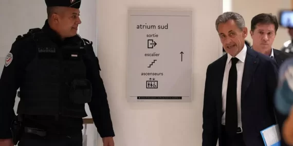 Sarkozy, 21 günlük cezaevi deneyimini kitaplaştırdı