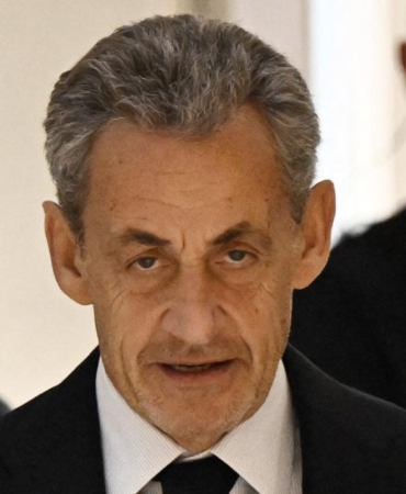 sarkozy-adli-kontrol-sartiyla-serbest-birakildi