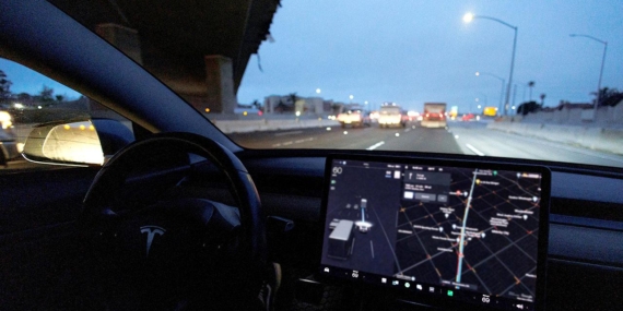 Tesla’ya çarpan gizemli cisim meteor olabilir