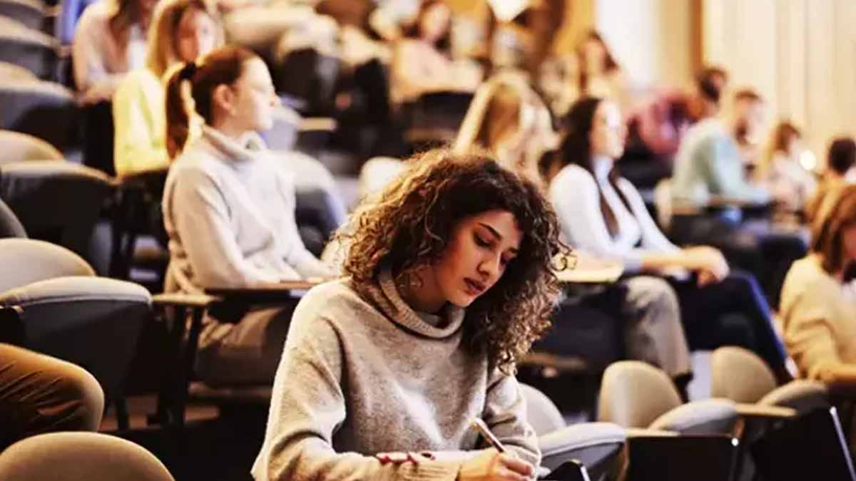 YÖK raporu: Mezunlar ilk işini 4.5 ayda buluyor