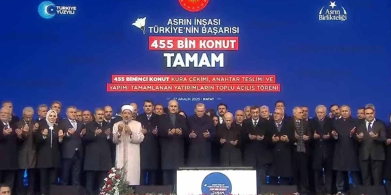 Cumhurbaşkanı Erdoğan: Deprem turisti gibi gezenler yok ama biz buradayız