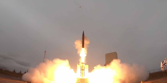 Almanya 4,2 milyar dolarlık Arrow 3 sistemini teslim alıyor