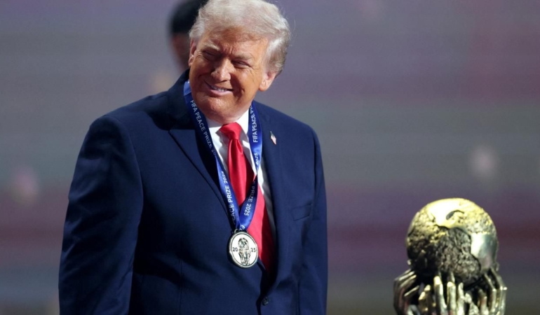 fifadan-trumpa-dunya-barisina-katki-odulu