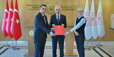 755x390-turkiye-ve-ingiltere-arasinda-hidrojen-yakitli-tren-protokolu-imzalandi-826
