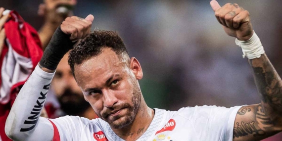 Neymar imzayı attı: Santos ile yola devam