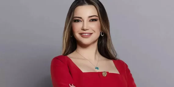 Sunucu Esra Ezmeci’ye “sahte unvan” kararı