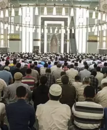 istanbulda_ogrencilere_cuma_namazi_mujdesi_1760534680_6647.jpg