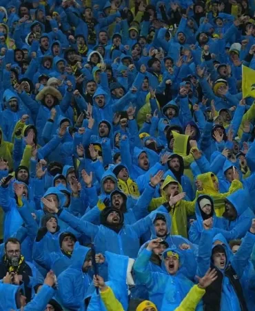 super-kupa-finalini-58-bin-397-taraftar-tribunden-takip-etti.jpg