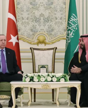 40448900-40448897-CUMHURBASKANI_ERDOGAN_SUUDI_ARABISTAN_VELIAHT_PRENSI_SELMAN_ILE_GORUSTU-255276