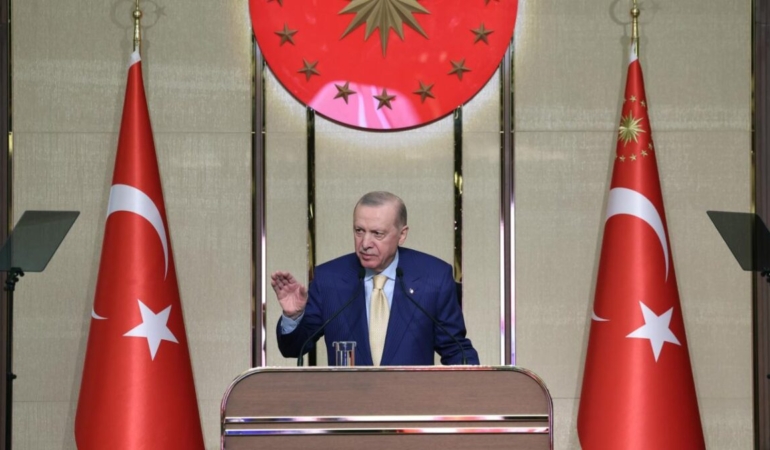 erdogan-zihnen-fosillesmis-guruhun-hezeyanlarina-gulup-geciyoruz