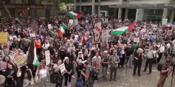 Avustralya’da binlerce kişi Herzog’un ziyaretini protesto etti
