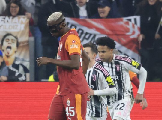 Galatasaray, Osimhen'i Fenerbahçe derbisine "çelik zırhla" hazırlıyor