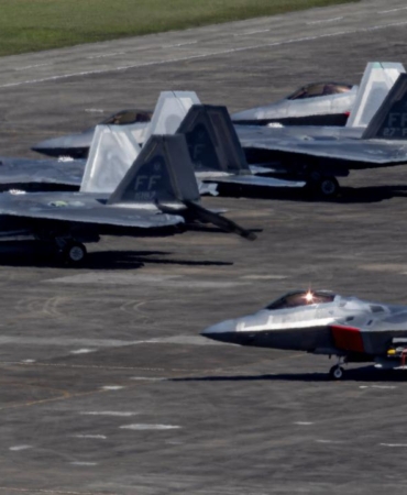 us-air-force-f-22-reu-2439807