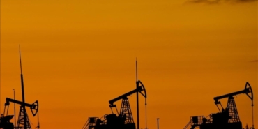 jeopolitik-firtina-petrolu-vurdu-brent-petrol-85-dolari-asti