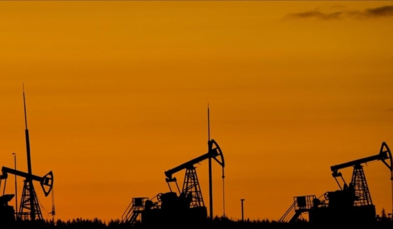 jeopolitik-firtina-petrolu-vurdu-brent-petrol-85-dolari-asti