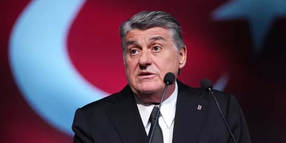 Beşiktaş Başkanı Adalı: “Sahaya talimatla çıkanlar var”