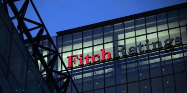 Fitch, Türkiye’nin kredi görünümünü durağana revize etti