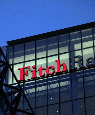 Fitch, Türkiye’nin kredi görünümünü durağana revize etti