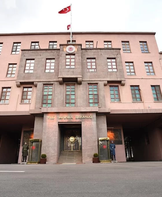 Ankara'da askeri helikopter kaza kırıma uğradı