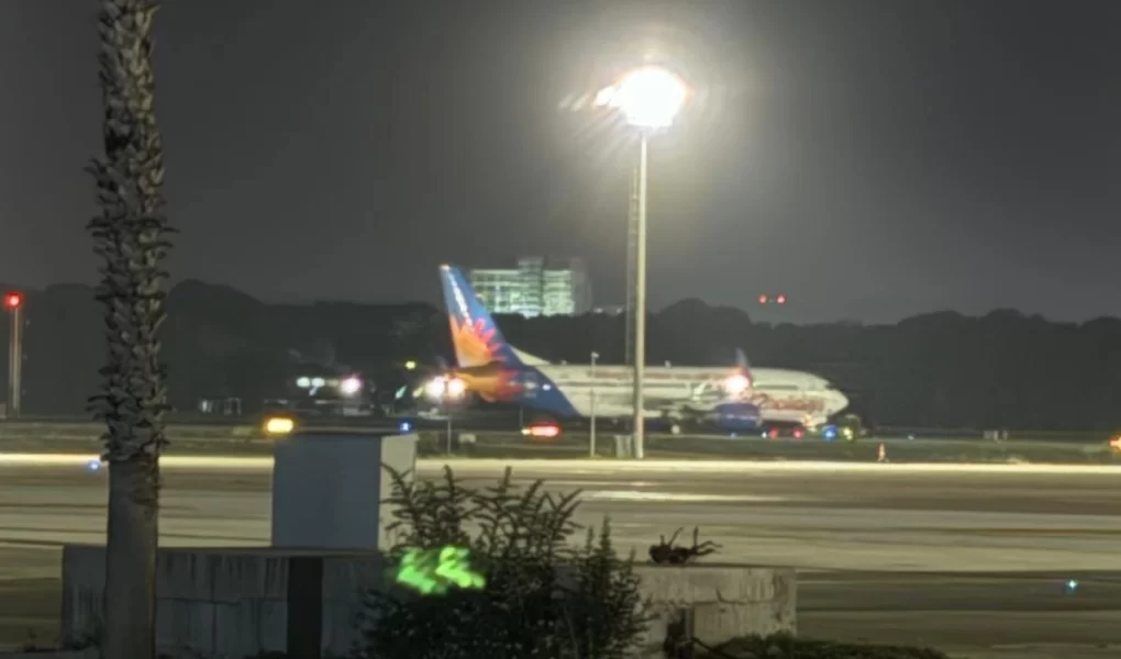 Antalya'da uçakta acil durum: Pilot rahatsızlanınca geri döndü