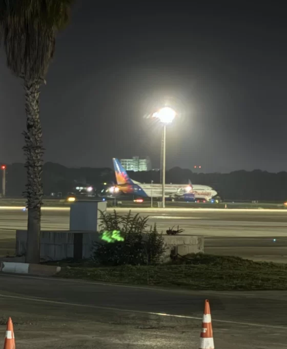 Antalya'da uçakta acil durum: Pilot rahatsızlanınca geri döndü