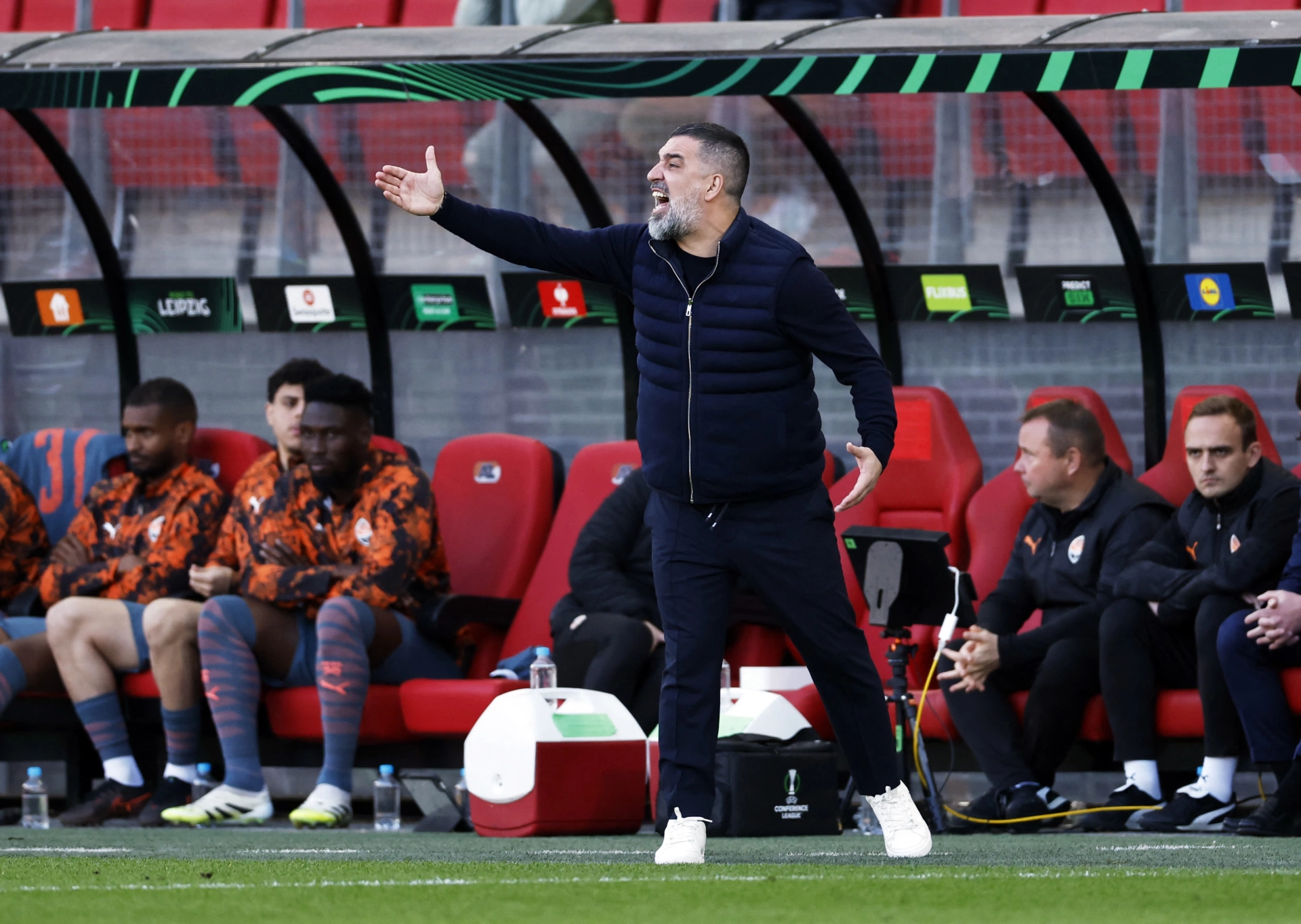 Arda Turan tarihe geçti: Shakhtar Konferans Ligi'nde yarı finalde