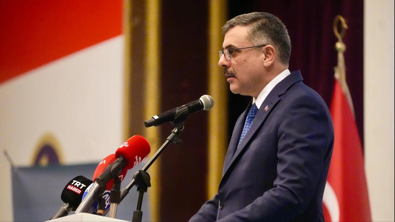 Çiftçi: Türkiye küresel dönüşümün merkezindedir