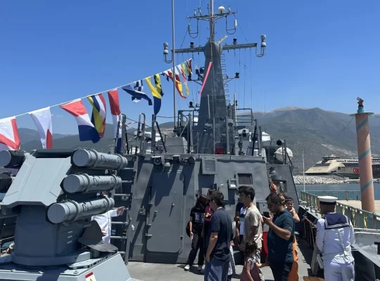 Deniz Kuvvetlerinden 23 Nisan'a özel 23 liman ziyareti