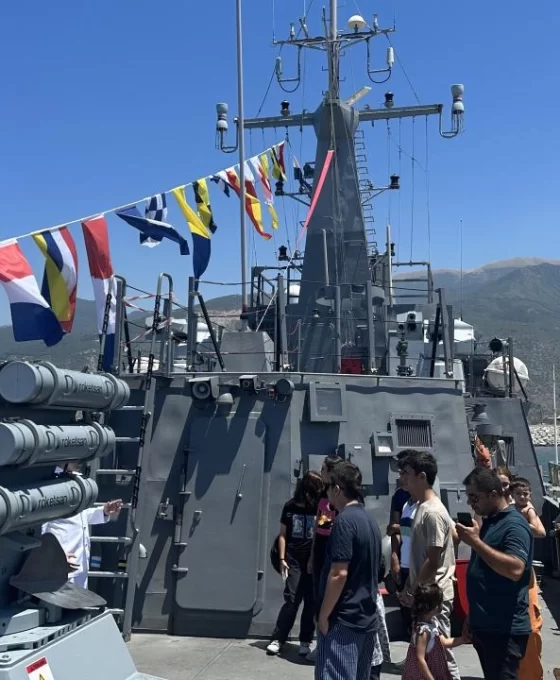 Deniz Kuvvetlerinden 23 Nisan'a özel 23 liman ziyareti