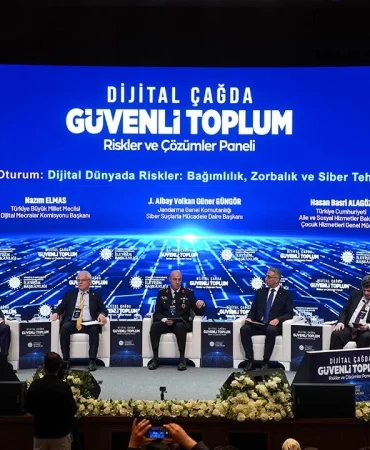 Dijital dünyadaki görünmez tehlikeler masaya yatırıldı