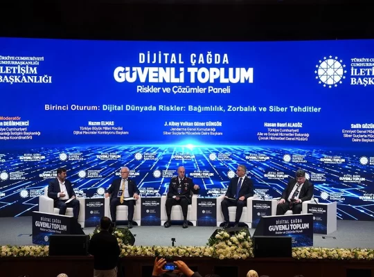 Dijital dünyadaki görünmez tehlikeler masaya yatırıldı