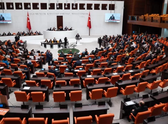 Doğum izni ve sosyal medya düzenlemesi Meclis'te