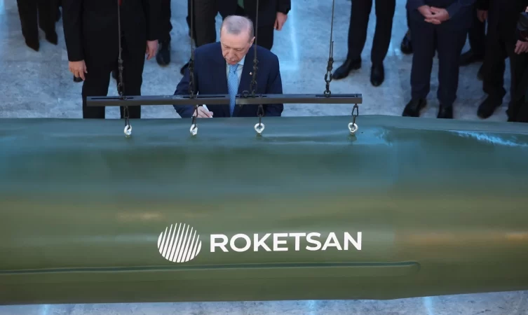 Erdoğan'dan ROKETSAN çıkarması: Tayfun Blok-4 füzesine imza
