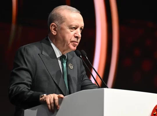 Erdoğan'dan şampiyon Fenerbahçe ve Beşiktaş'a tebrik