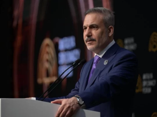 Fidan'ın uyarısı Yunan basınında gündem: "Kirli ittifak"