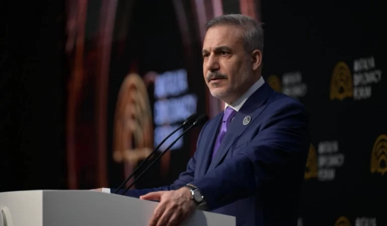 Fidan'ın uyarısı Yunan basınında gündem: "Kirli ittifak"