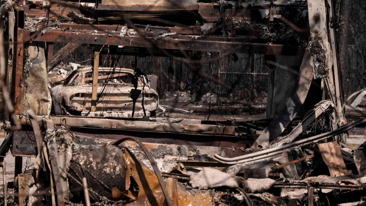 Georgia'da alevler şehre indi: 120'den fazla ev kül oldu