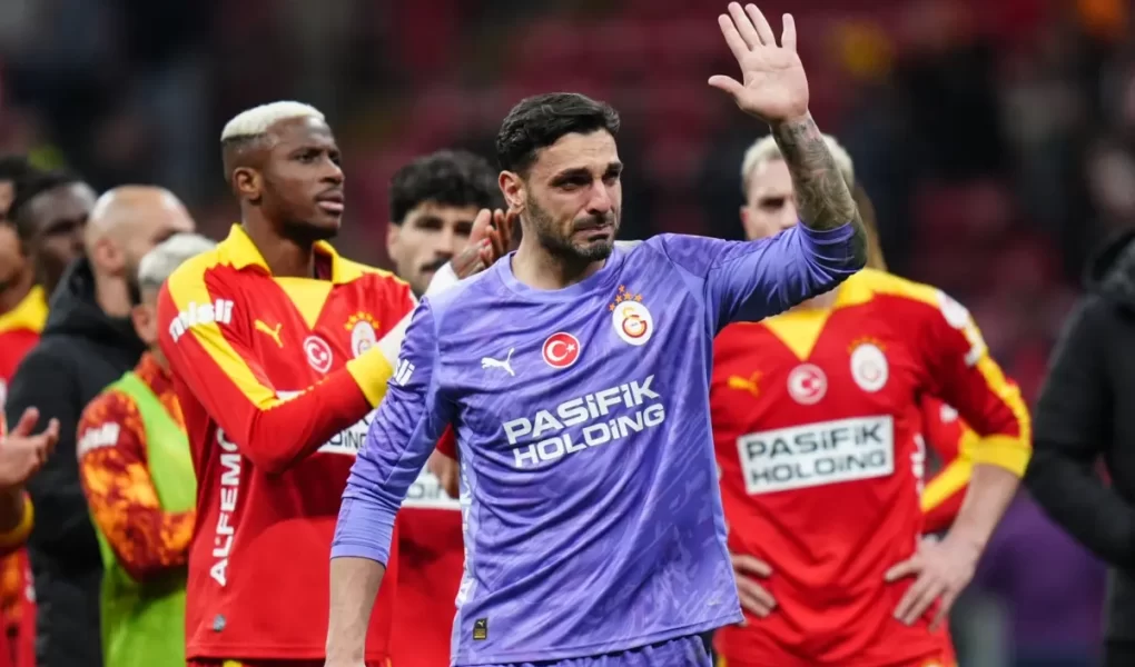 Gözyaşları sonrası Osimhen'den destek: Hatalar futbolun bir parçasıdır